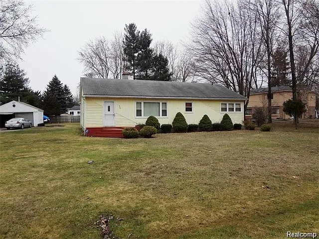 888 Troywood Dr photo 1