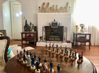 119 Summit Ave, Mount Airy, NC 27030