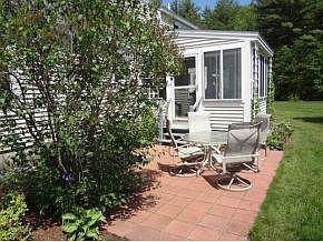 Side patio too