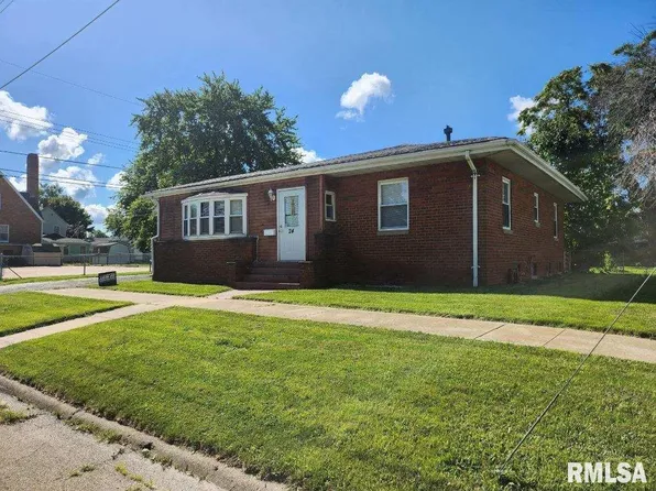 24 E Hickory St, Canton, IL 61520