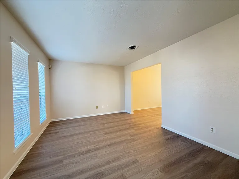 1559 Hillside Elm St — Photo 15