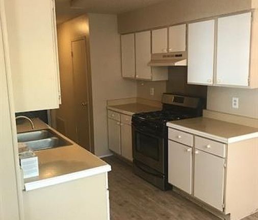 5th image of 501 Cypress Ln