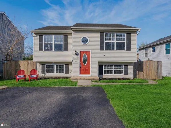 7804 E Shore Rd, Pasadena, MD 21122