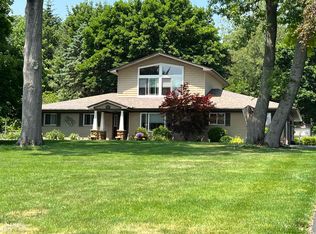 4577 Driftwood Dr, Commerce Township, MI