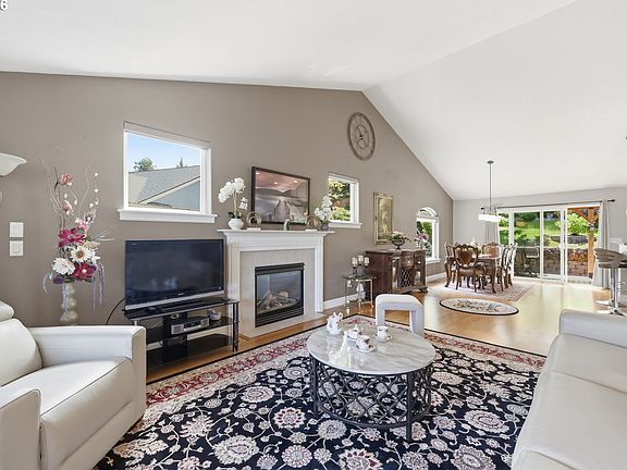 4th image of 1575 Fairview Pl