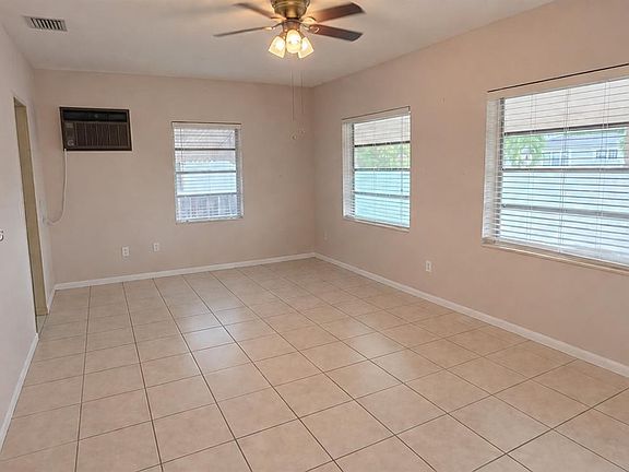 3rd image of 126 W 35th St