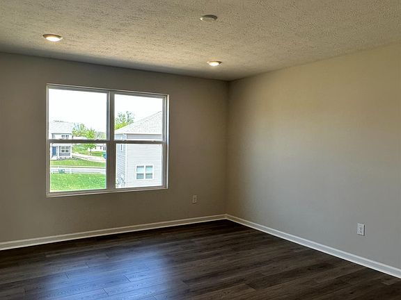 5th image of 2452 Amelia Ct