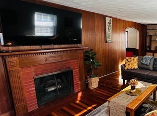 4 Bruce St, Burlington, MA 01803