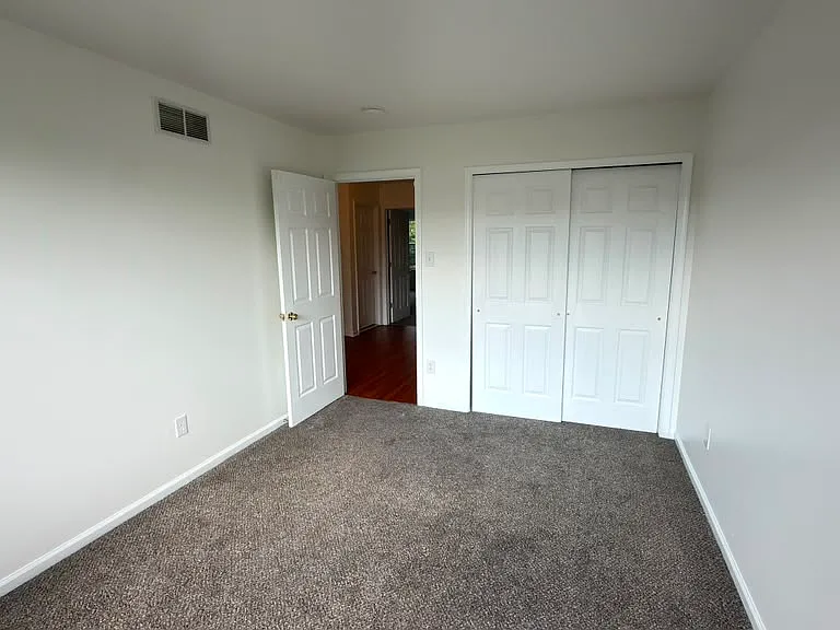 1071 King Way — Photo 19
