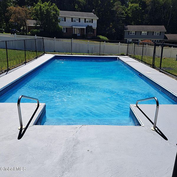 5th image of 24 Schalren Drive