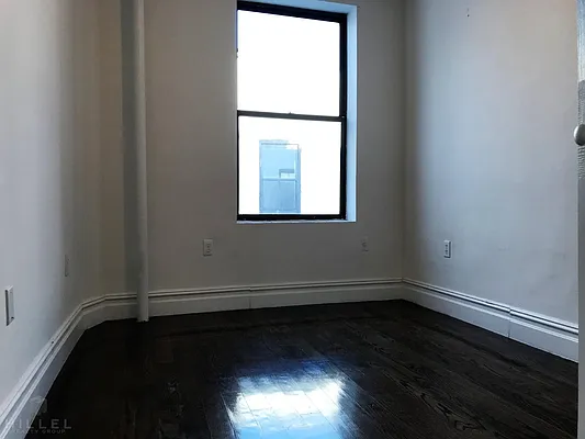 Rented by Hillel Realty Group | media 14