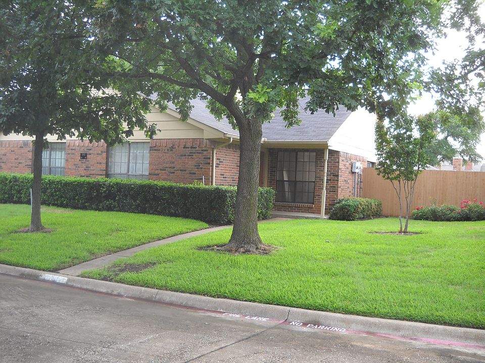 Front of home, trees, entry