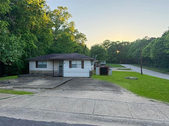 2nd image of 1201 El Rd