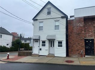 37 Summit St, Oyster Bay, NY 11771