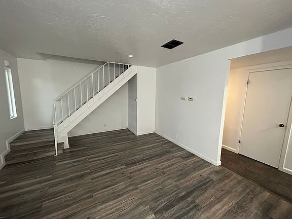5th image of 2607 Carlton Ln