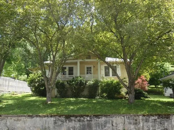 619 1st Ave, Saltville, VA 24370