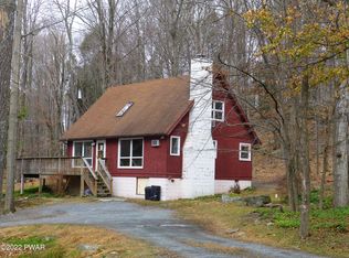 101 Cold Spring Ln, Greentown, PA 18426