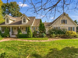 11 Grove Ct, Cold Spring, NY 10516