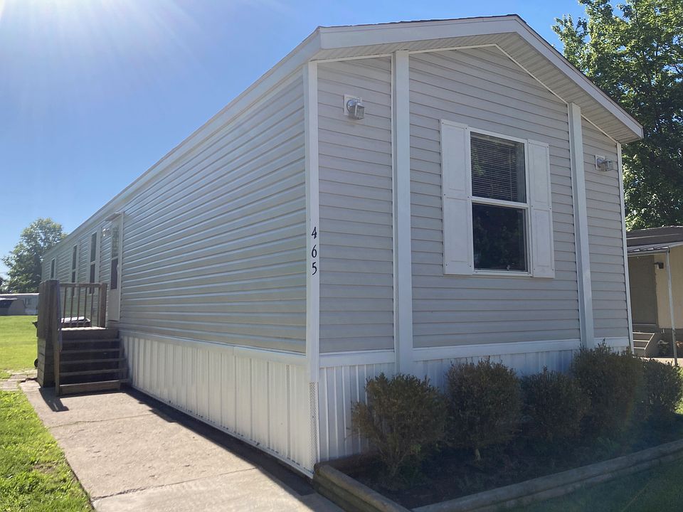 1st image of 465 Cambridge Dr #465