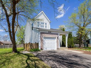 6228 Eagle Ridge Dr, Gurnee, IL 60031