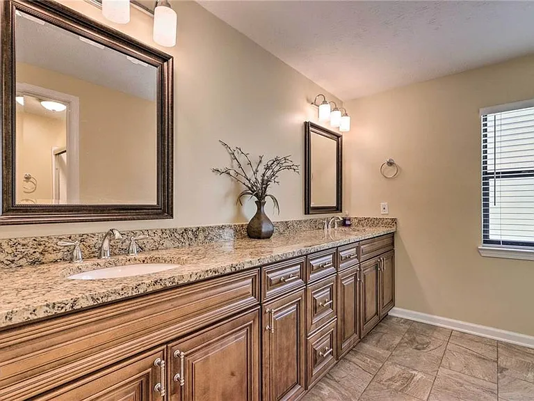 6207 Moss Dr — Photo 3