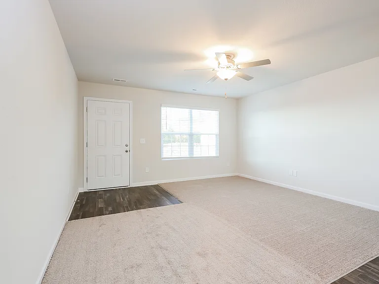 2149 Southlea Dr — Photo 6
