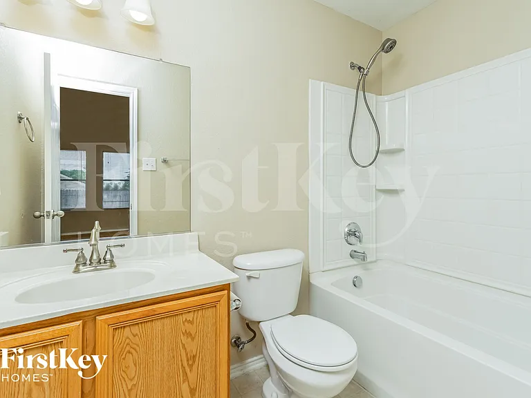 2015 Angel Way — Photo 11