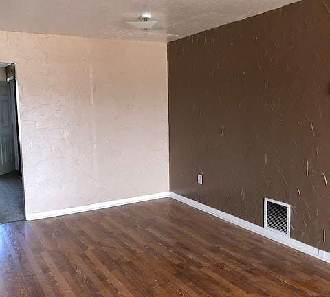 5th image of 3218 W Michigan Ave