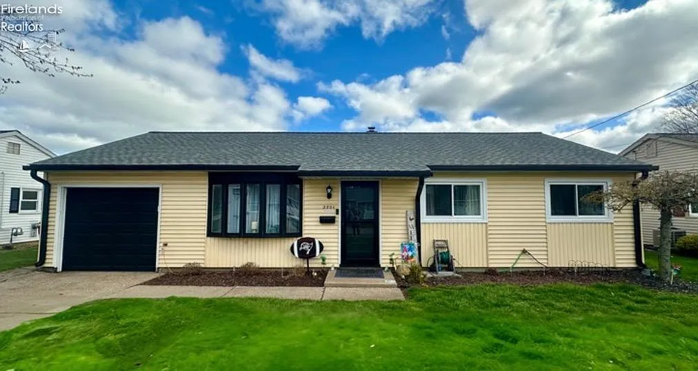 2801 N Bayview Ln photo 1