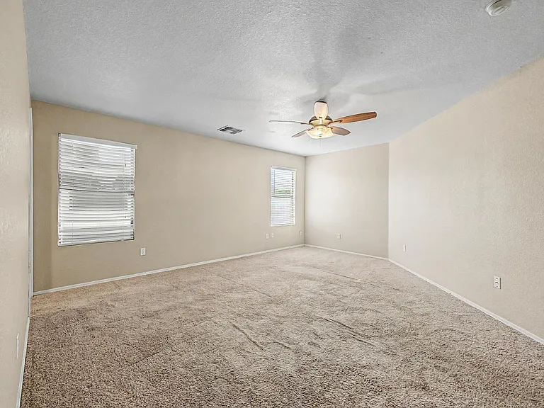 33856 N Cherry Creek Rd — Photo 22