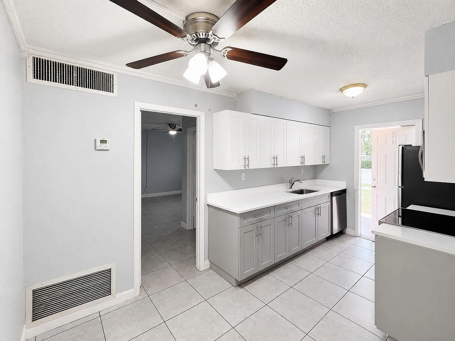 1001 SW 74th Ave — Photo 1