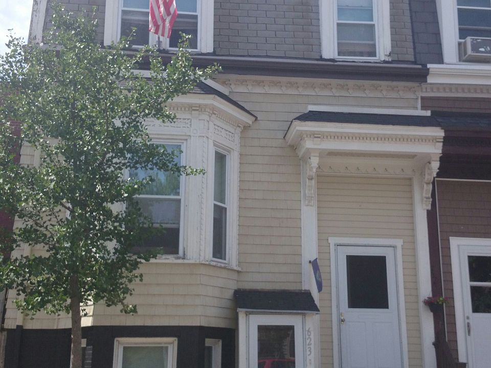 2nd image of 623 E 4th St