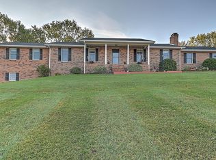 33384 Graceland Ln, Glade Spring, VA 24340