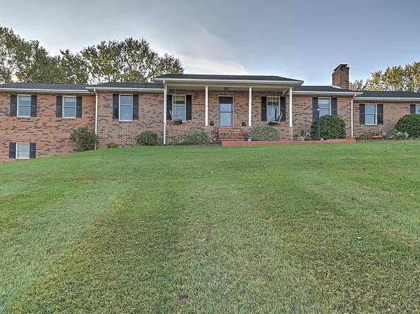 33384 Graceland Ln, Glade Spring, VA 24340