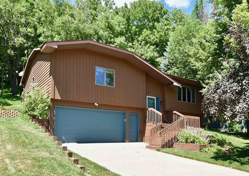 1st image of 376 Dresser Dr