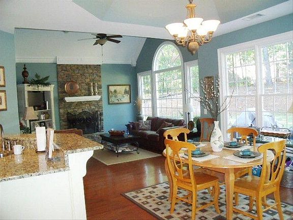 Keeping Room w/Fireplace