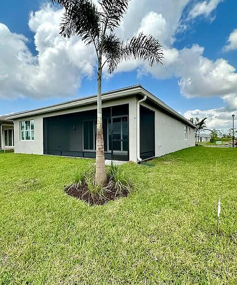 11785 SW Oceanus Blvd — Photo 2