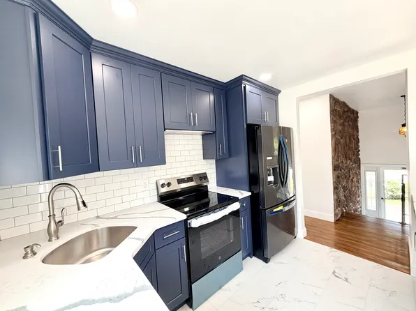 (undisclosed Address), West Babylon, NY 11704