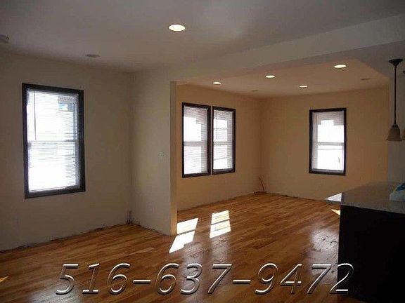 4th image of 11834 193rd St