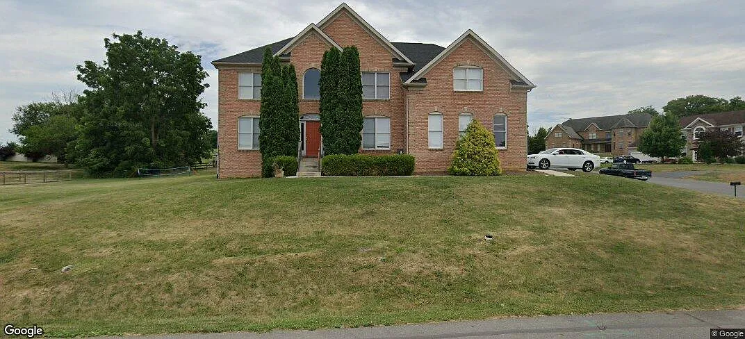 4 bed, 3.5 bath, 3653 sqft, $2,900 — Photo 1
