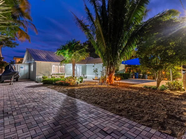 114 1st St, Key Largo, FL 33037