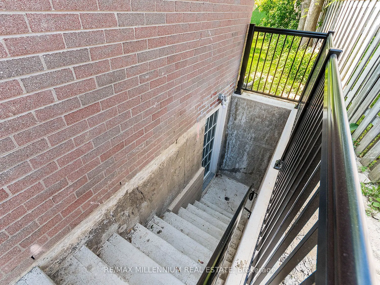 3 bed, $2,175 — Photo 2