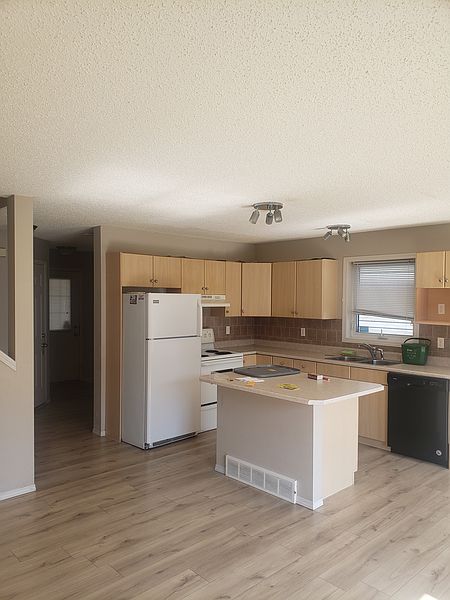 Edmonton Townhouse for rent - 3 Bedrooms — photo 5