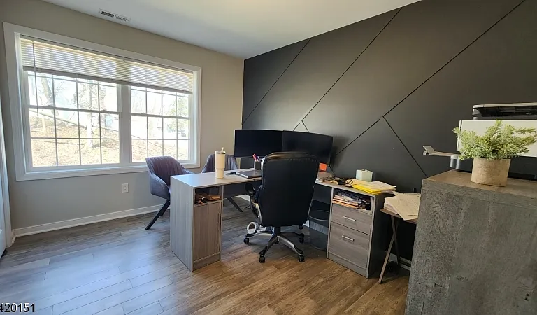 4 Joseph Dr — Photo 25