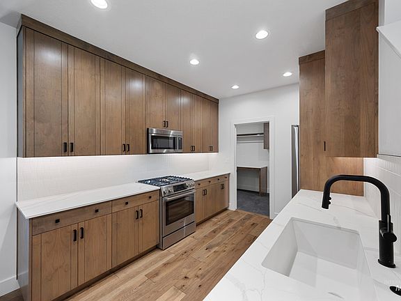4th image of 6504 S Astoria Ave
