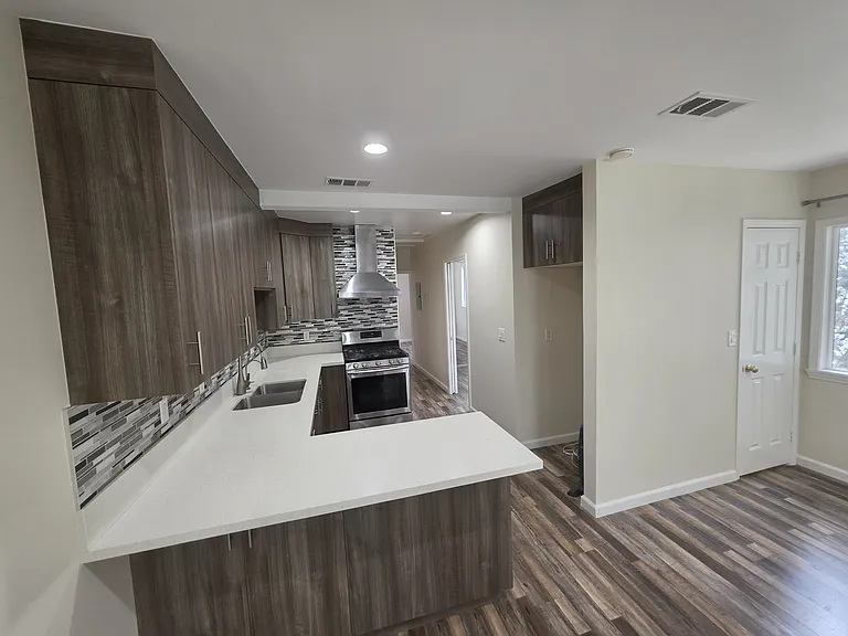 1250 S Orange St — Photo 6