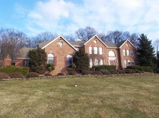 23 Shy Creek Rd, Pittstown, NJ 08867