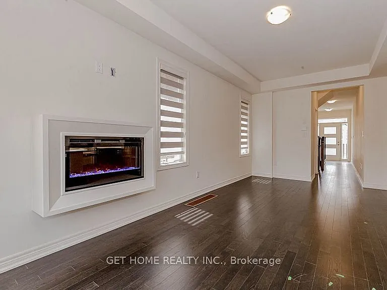 20 Silver Meadow Gdns — Photo 10