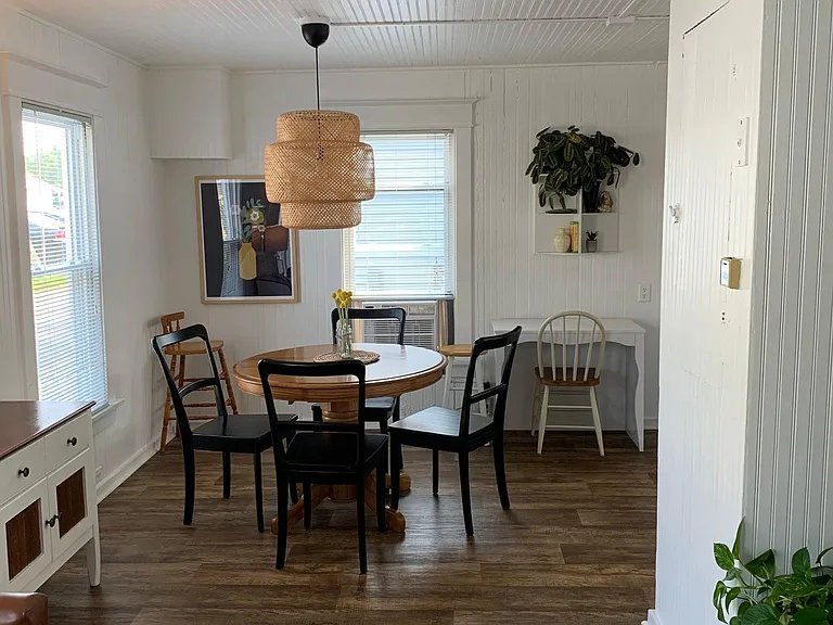 2036 Midlake Dr — Photo 10