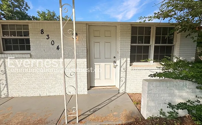 8304 Baldwyn Cv — Photo 3